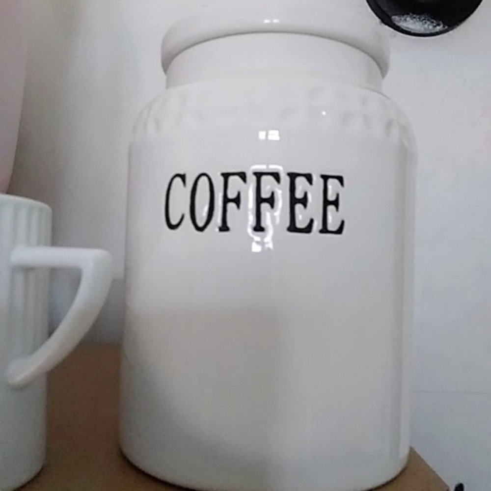 - Farmhouse COFFEE canister